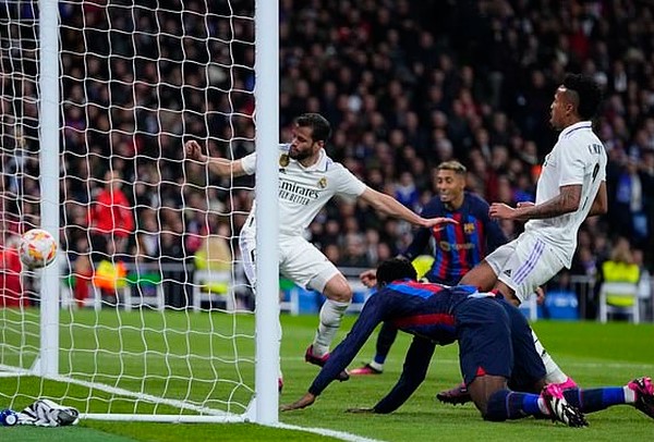 Eder Militão's own goal helps Barcelona 1 - 0 Real Madrid 