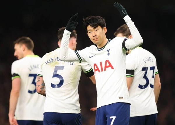 Son Heung-min scores helping Tottenham win over West Ham